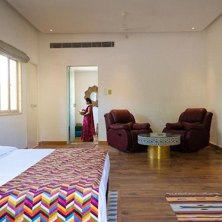 אודייפור Parijat Private Pool Villa 1, 2 And 3 Bhk מראה חיצוני תמונה